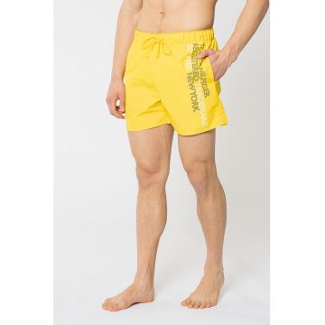 Pantaloni scurti de baie cu imprimeu logo