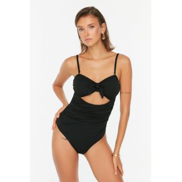 Costum de baie intreg cu decupaj frontal