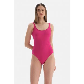 Costum de baie intreg cu decupaj pe partea din spate