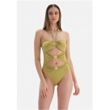 Costum de baie intreg cu model halter si decupaje