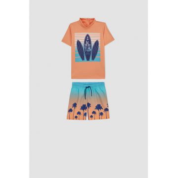 Set de tricou si pantaloni scurti de baie