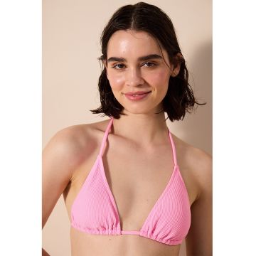 Sutien texturat de baie cu cupe triunghiulare