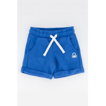 Pantaloni sport scurti cu terminatie rasucita