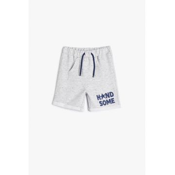 Pantaloni scurti texturati cu buzunar kangaroo