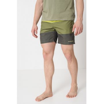 Pantaloni scurti de baie cu buzunare si model colorblock