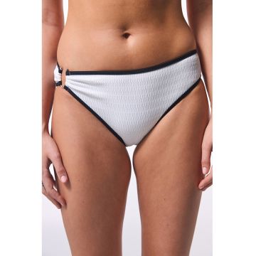 Slip cu detalii contrastante