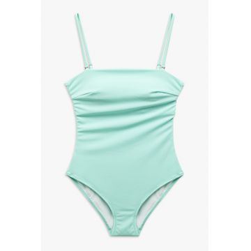 Costum de baie intreg