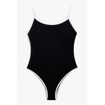 Costum de baie intreg cu terminatii contrastante