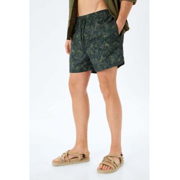 Pantaloni scurti de baie cu imprimeu camuflaj