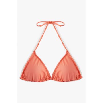 Sutien de baie cu cupe triunghiulare