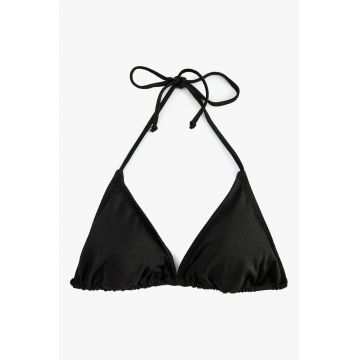Sutien de baie cu cupe triunghiulare