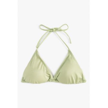 Sutien de baie cu model uni si cupe triunghiulare