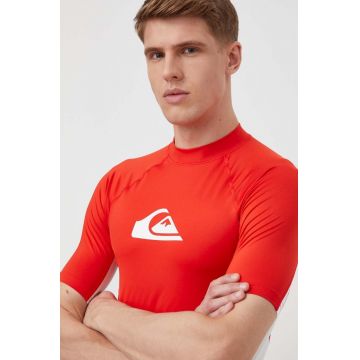 Quiksilver tricou barbati, culoarea rosu, cu imprimeu, T-SHIRT DO PŁYWANIA Quiksilver tricou barbati, culoarea rosu, cu imprimeu, T-SHIRT DO PŁYWANIA